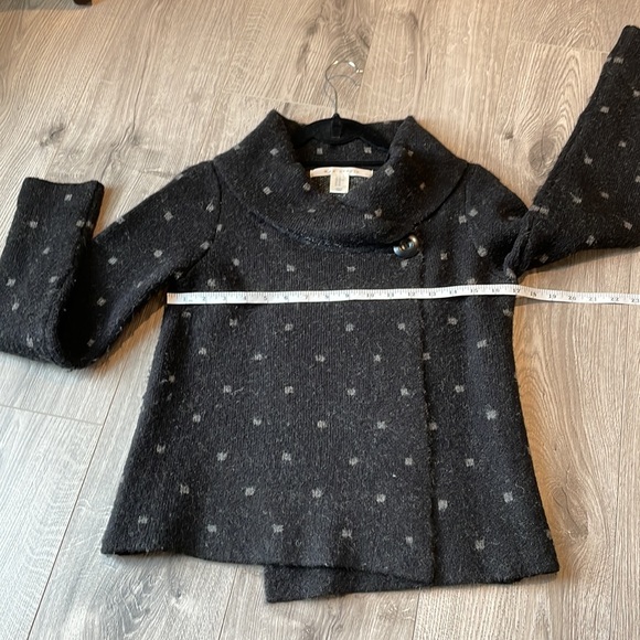 MAX STUDIO Gray & Black Soft Warm Cowl neck button sweater . - Picture 6 of 8